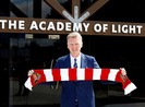 Bị thất sủng, David Moyes vẫn 'nổ tung trời'