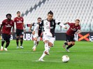 Ronaldo suýt hóa tội đồ, Juventus trầy trật vào chung kết