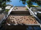 Nhà phố mát mẻ nhờ thiết kế 2 lớp vỏ