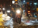 TP.HCM: Người dân Thanh Đa lội ‘sông’ về nhà