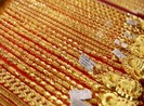 Giá vàng trong nước tiếp tục bất thường