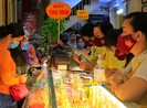 Giá vàng sụp đổ, nhà đầu tư cá mập cũng tháo chạy