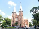 Nam thanh niên bị bắt sau hơn 12 giờ cố thủ trong nhà thờ Đức Bà