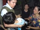 Cha bạo hành con gái 6 tuổi, trong nhà có nhiều ma túy và súng