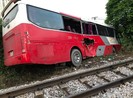 Tin mới vụ tàu hỏa tông xe chở học sinh, nhiều em bị thương