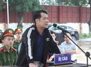 Phạt tù giám đốc rút súng dọa bắn người ngay giữa đường