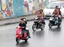 Báo Pháp cảnh báo về “tai họa” xe gắn máy ở Đông Nam Á