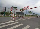 Thanh chắn biển báo cong vênh sắp gãy