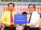 Trao 12 tỉ đồng đóng canô tuần tra cho cảnh sát biển