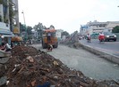 Chậm hoàn thiện cầu Lê Văn Sỹ, dân kêu khổ