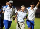 Vòng 23 V-League: Sâm banh nổ trên sân Long An