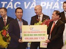 Trao 60 con bò giống giúp nông dân thoát nghèo