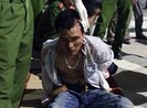 Kẻ bắn vào cảnh sát đang có hai lệnh truy nã