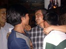 Ông Nén về nhà trong nước mắt