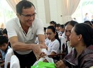 Thuế phí cao, lấy tiền đâu làm từ thiện?