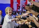 Tăng tốc đến Nhà Trắng: Những át chủ bài của bà Clinton