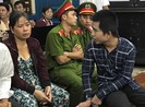'Yêu' chưa 18: Mong manh giữa tội và không tội