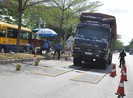 Xe quá tải, người chất hàng cũng bị xử lý