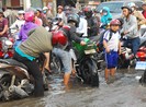 Dân bức xúc ngập nước mà lại nói ‘tụ nước’