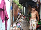 Mất ngủ vì sợ mưa xuống sẽ trôi máy giặt, tivi...