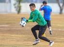 Đá đi, đừng than nữa!