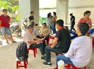 Chủ đầu tư bỏ trốn, dân cố thủ trong căn hộ dở dang