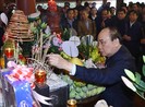 Thủ tướng dâng hương Chủ tịch Hồ Chí Minh
