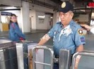 Nữ sinh TQ hất chén đậu hũ vào sĩ quan Philippines gây ‘bão’
