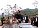 Nguyên Chủ tịch nước tri ân anh hùng, liệt sĩ tại Vị Xuyên