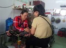 Gần chùa, nhà nhà đua nhau coi bói