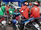 Tài xế xe ôm công nghệ ‘quay cuồng’ với chiết khấu