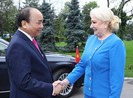 Lễ đón trọng thể Thủ tướng Nguyễn Xuân Phúc tại Romania