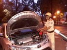 Cần kích bình ô tô, gọi ngay anh Đạt CSGT