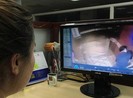 Hôn mắt, môi, mũi, má, trán… đều có thể là dâm ô