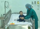 Ca ghép gan thần kỳ giữa ông và cháu