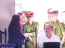 Luật sư bị buộc rời phòng xử