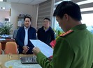 Cán bộ thuế dọa doanh nghiệp lấy 100 triệu đồng