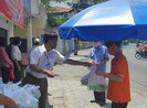 Phát 10.000 suất ăn cho người nghèo