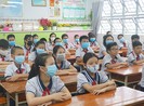 Trường học thở phào khi bỏ giãn cách lớp học