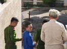 ‘Cải tạo tốt, ba mẹ đợi con về!’