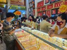 Giá vàng lại vọt lên 57 triệu đồng/lượng