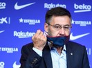 Chủ tịch Barcelona Bartomeu bị chơi ‘đòn dưới thắt lưng’