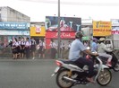 Học sinh băng qua đường vầy quá nguy hiểm!