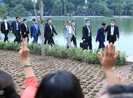 Thủ tướng Nhật Bản kết thúc chuyến thăm chính thức Việt Nam