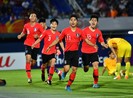 Bóng đá quê thầy Park: đội tuyển và U-23 đối đầu nhau