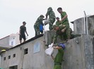 Trắng đêm căng mình chống bão số 9