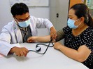 Tốt nghiệp bác sĩ nhiều năm nhưng vẫn hưởng lương y sĩ