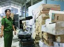 Khó xử vụ rút ruột hàng từ container liên quan đến hải quan