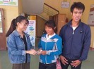 Vợ chồng nghèo may mắn nhận lại 22 triệu đồng đánh rơi