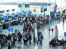 Nội Bài, Vân Đồn đón gần 900 người Việt nhập cảnh ngày 23-3